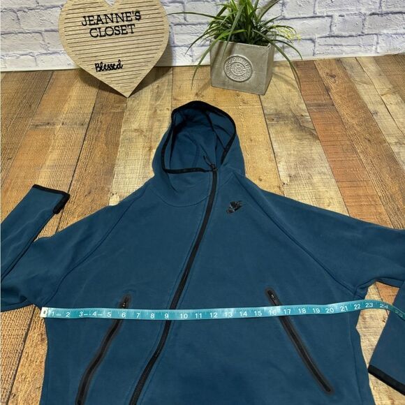 Nike Tech Butterfly Women's Hoodie Size Medium  (617358-483) Teal Blue Green - Picture 9 of 16
